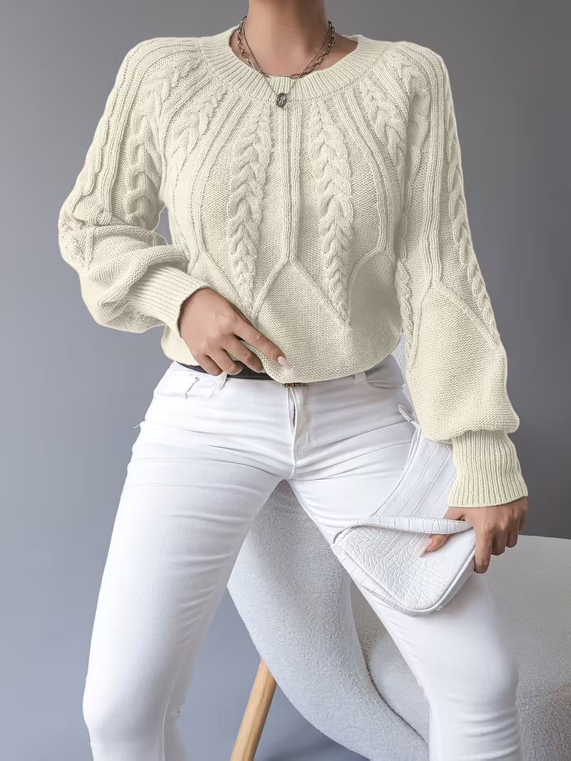 Damski sweter warkoczowy – okrągły dekolt, bufiaste rękawy