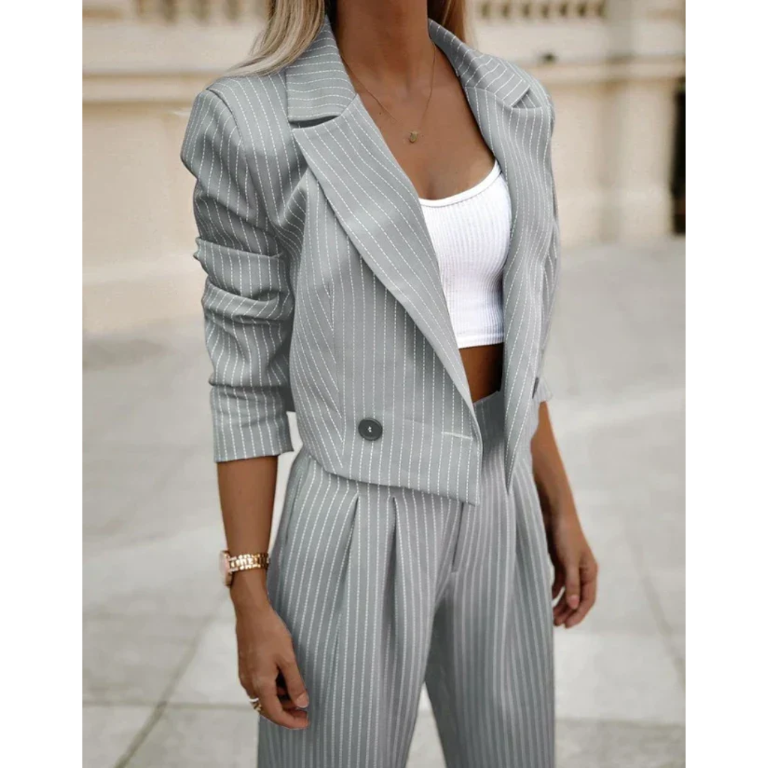 Garnitur Damski Giselle | Elegancki i Wygodny 1