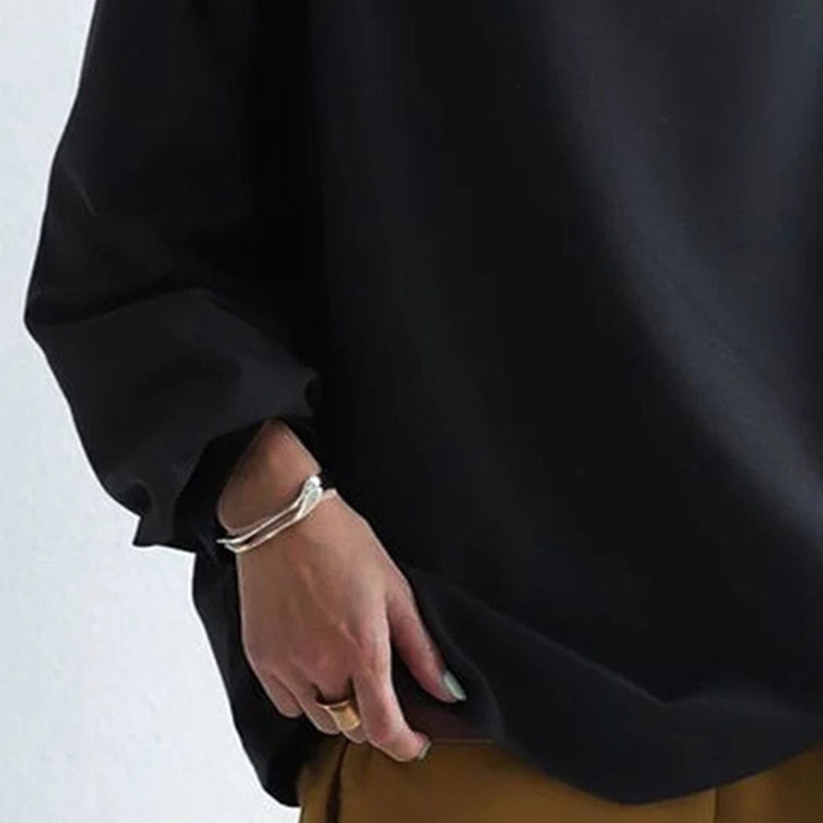 Damski sweter – z wysokim kołnierzem, luźny
