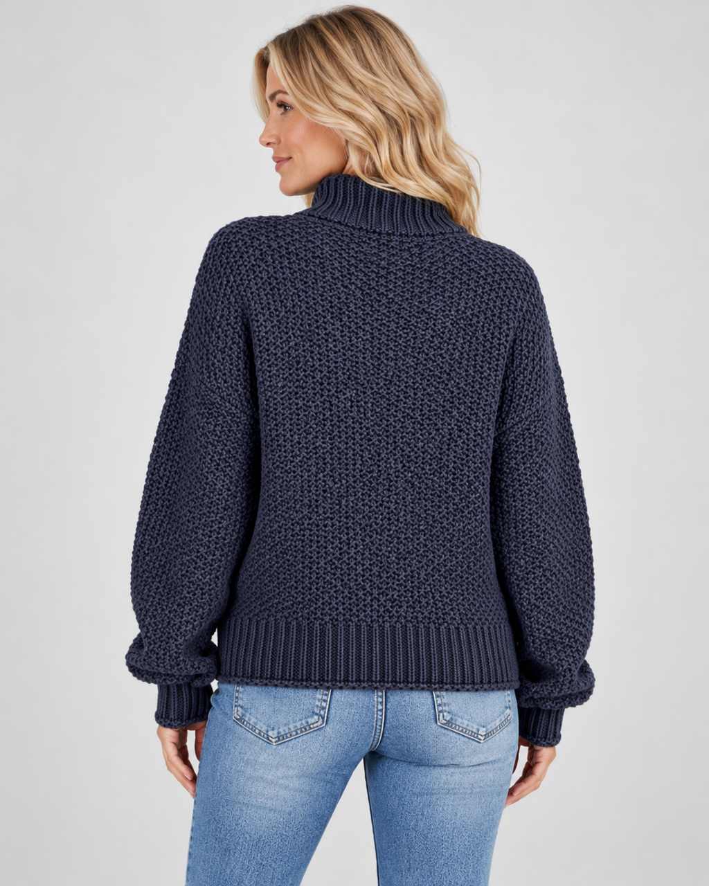Damski sweter z golfem – gruby splot, luźny krój