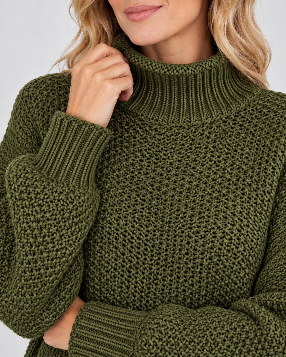 Damski sweter z golfem – gruby splot, luźny krój