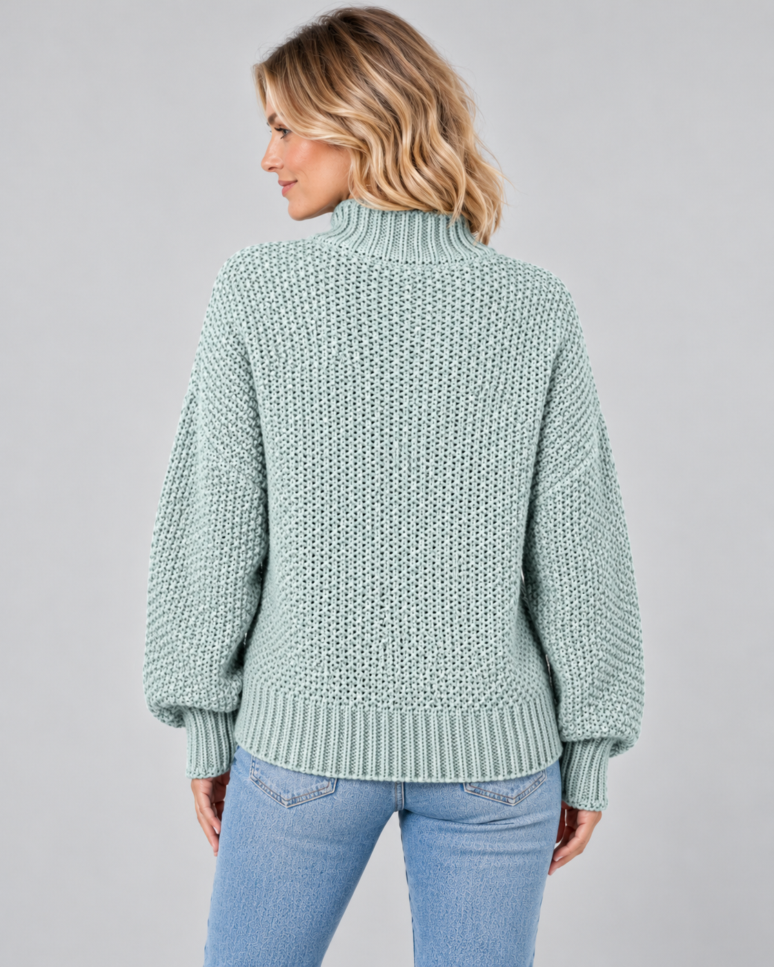 Damski sweter z golfem – gruby splot, luźny krój