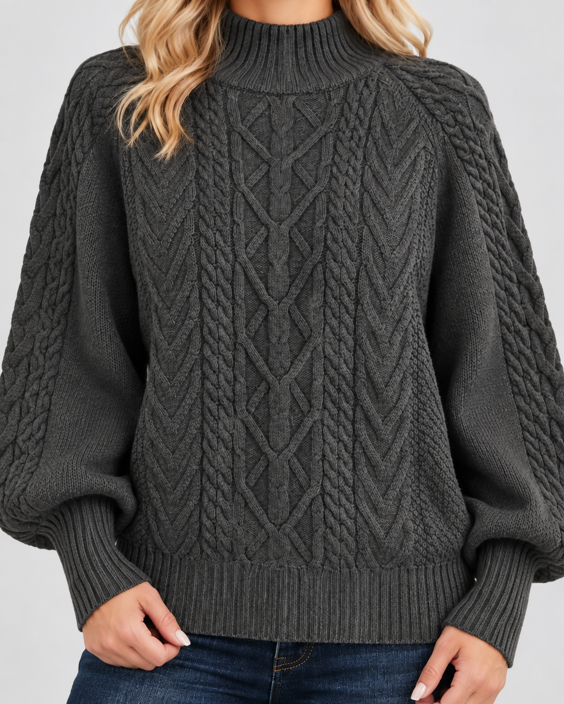 Damski sweter warkoczowy – z półgolfem, bufiaste rękawy
