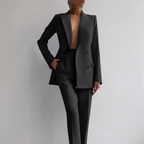 Damski garnitur dwuczęściowy – z dwurzędową marynarką, elegancki