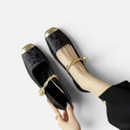 Damskie buty Mary Jane w zakardowy wzor z paskiem