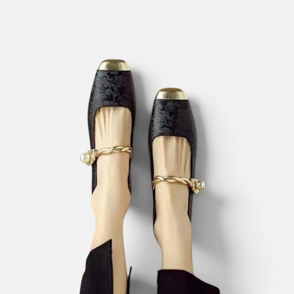 Damskie buty Mary Jane w zakardowy wzor z paskiem