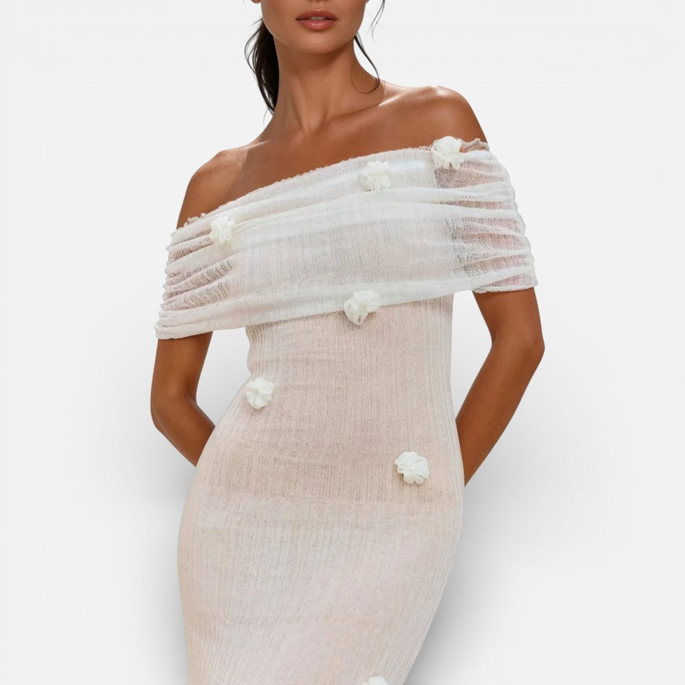 Damska sukienka maxi – odkryte ramiona, kwiaty, elegancka