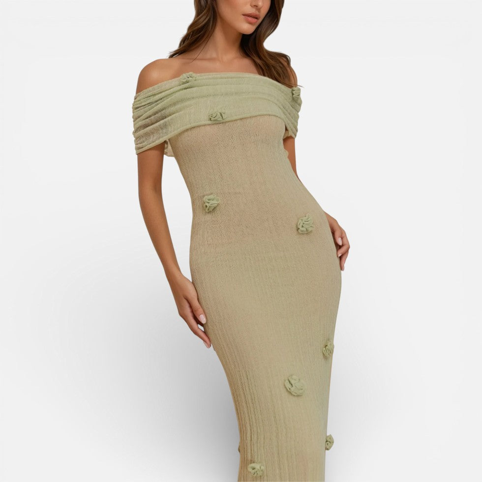 Damska sukienka maxi – odkryte ramiona, kwiaty, elegancka