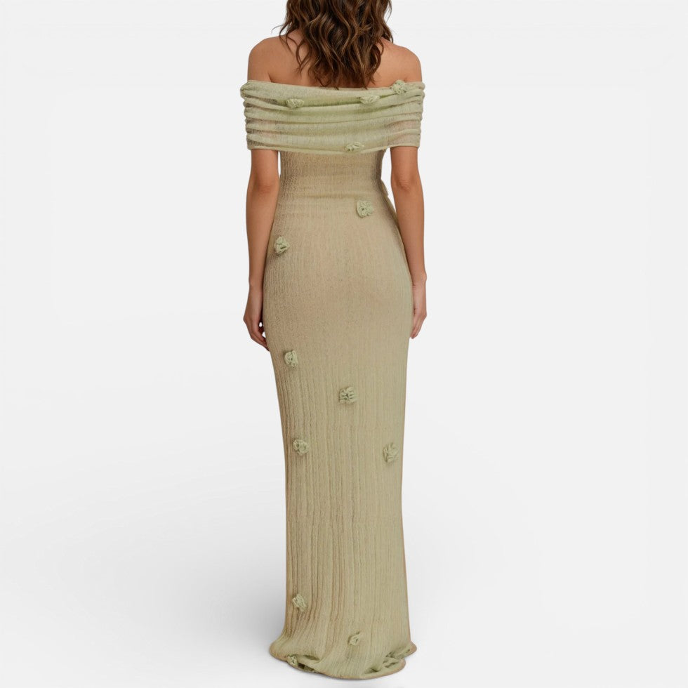 Damska sukienka maxi – odkryte ramiona, kwiaty, elegancka