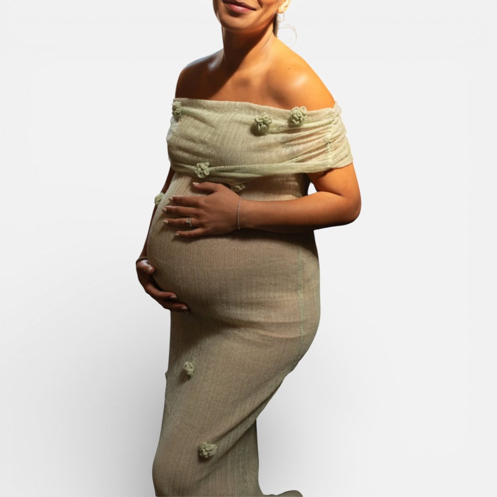 Damska sukienka maxi – odkryte ramiona, kwiaty, elegancka