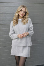 Damski komplet – sweter, spódnica mini