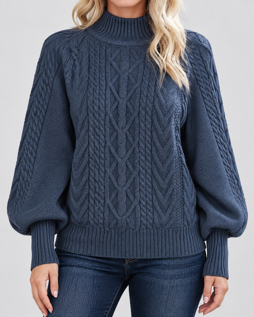 Damski sweter warkoczowy – z półgolfem, bufiaste rękawy