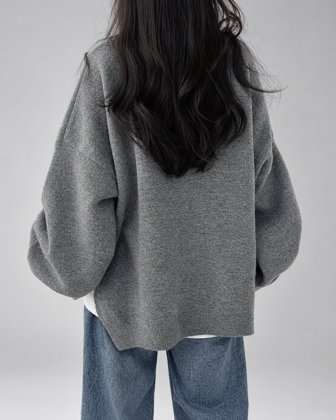 Damski sweter oversize – okrągły dekolt, bufiaste rękawy