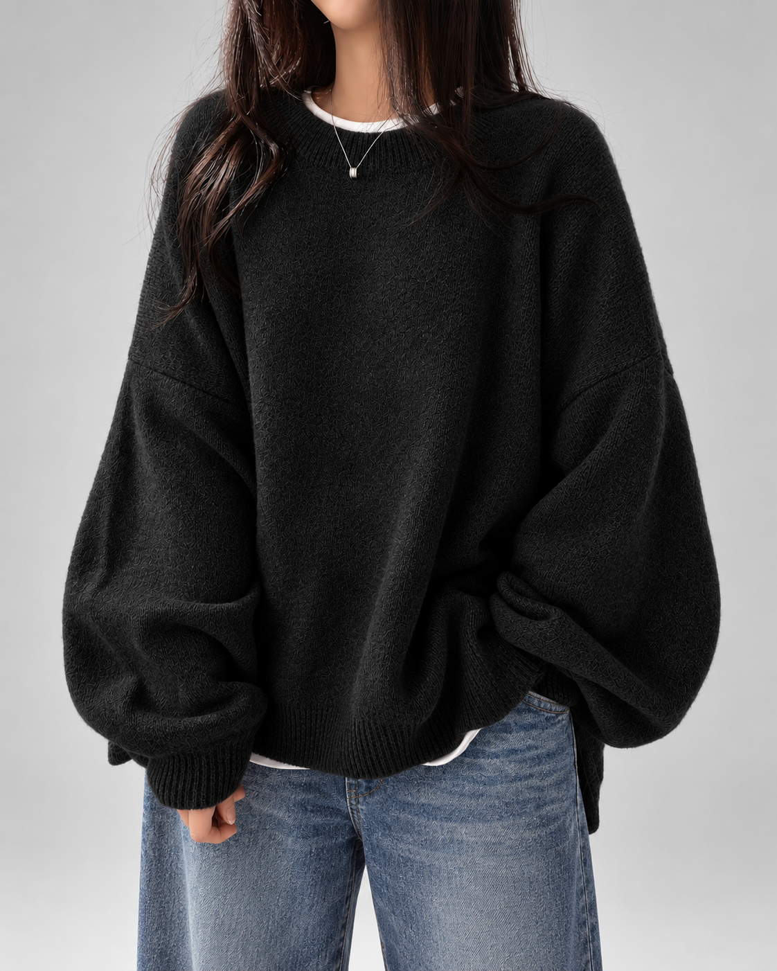 Damski sweter oversize – okrągły dekolt, bufiaste rękawy